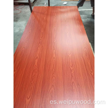 Tablero de madera contrachapada de melamina roja 16 mm